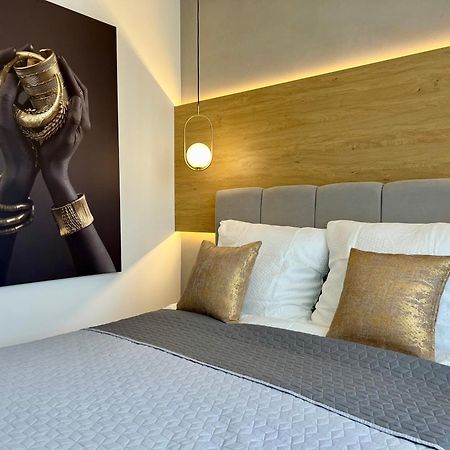 M&S Lux Apartments Kochanowskiego วูดช์ ภายนอก รูปภาพ