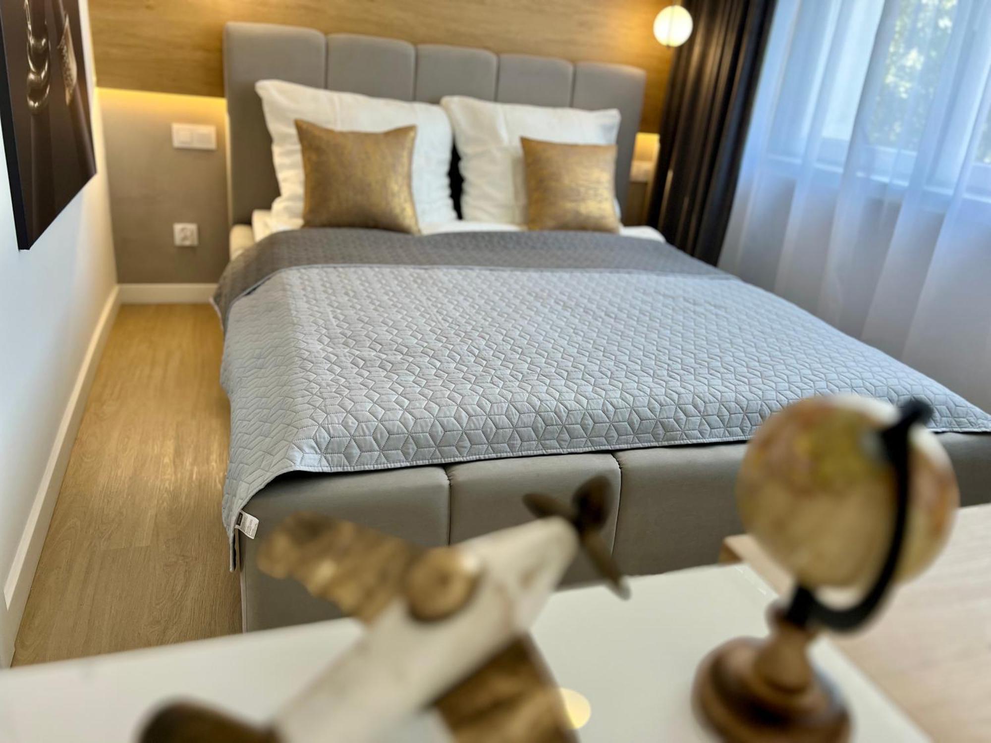 M&S Lux Apartments Kochanowskiego วูดช์ ภายนอก รูปภาพ