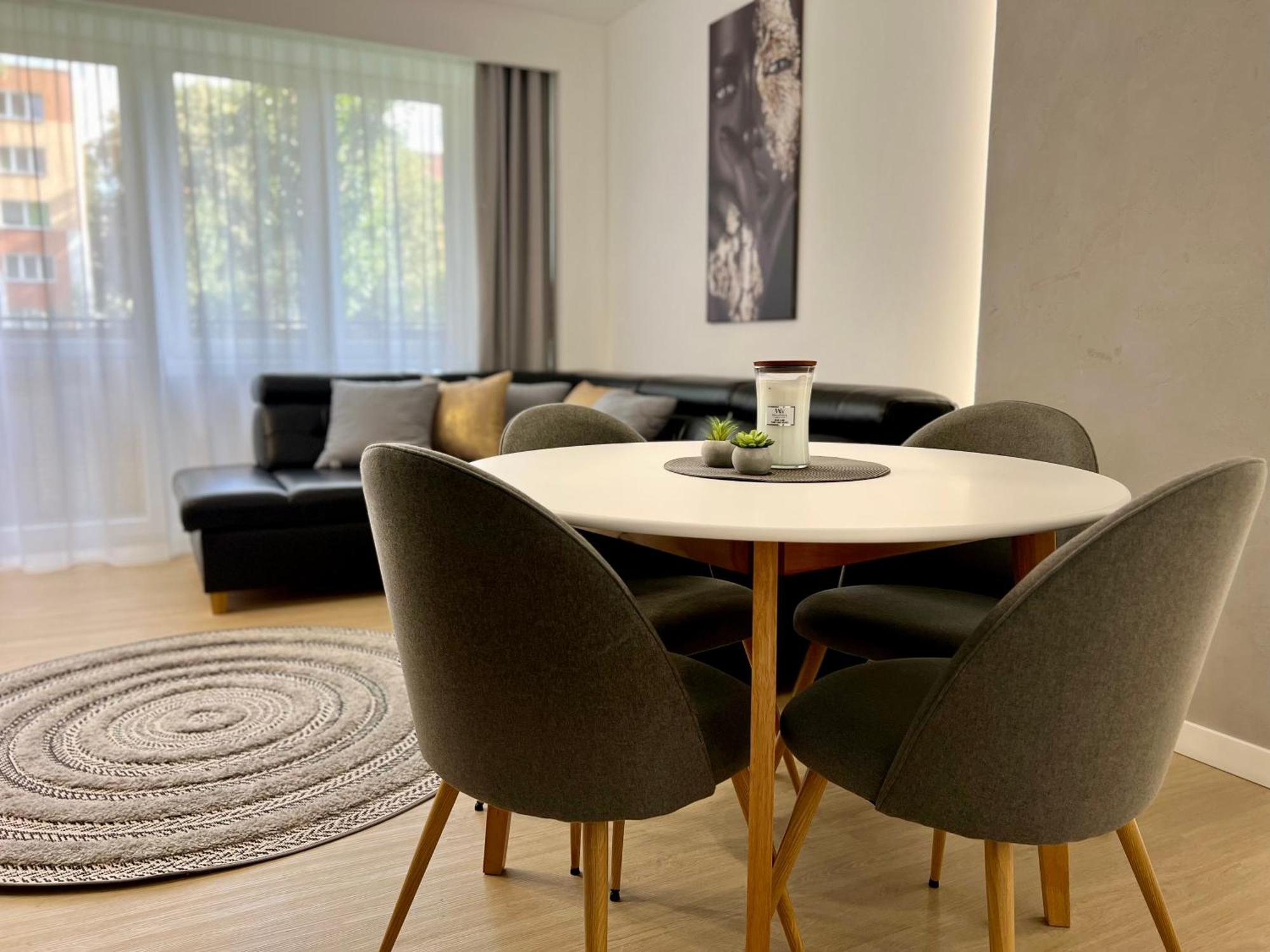 M&S Lux Apartments Kochanowskiego วูดช์ ภายนอก รูปภาพ