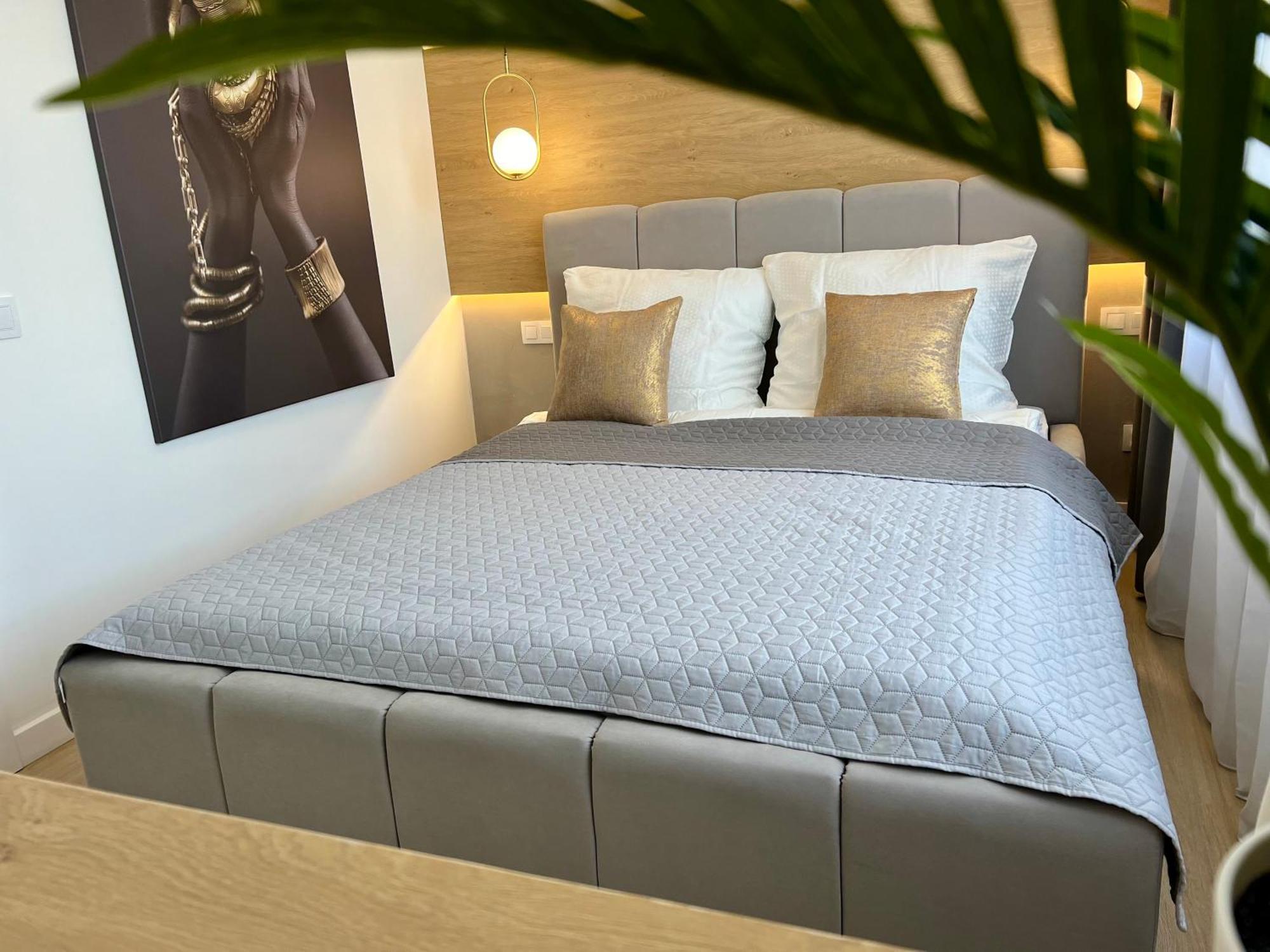 M&S Lux Apartments Kochanowskiego วูดช์ ภายนอก รูปภาพ